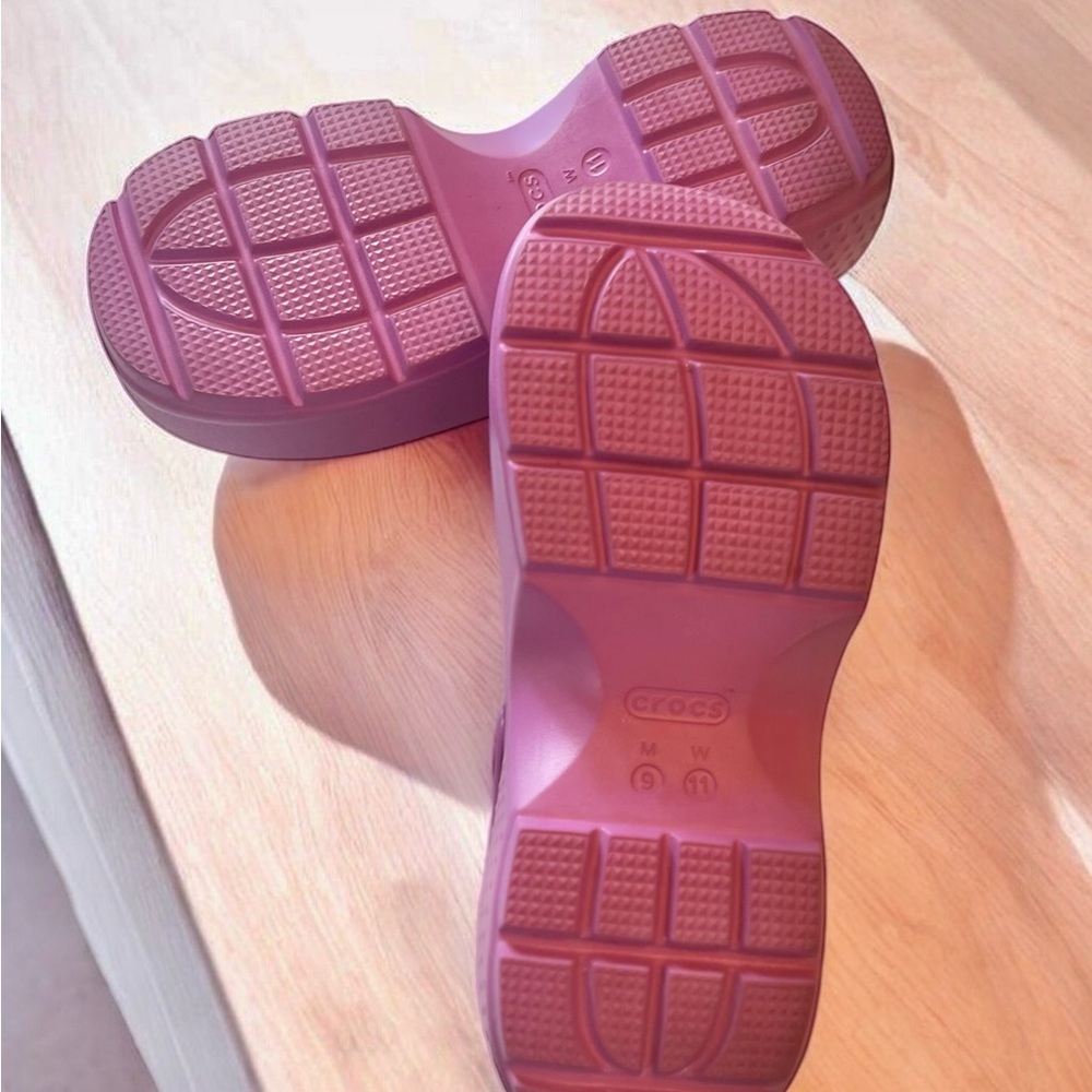 CROCS Platform Clogs in Lavender Purple - Picture 6 of 9